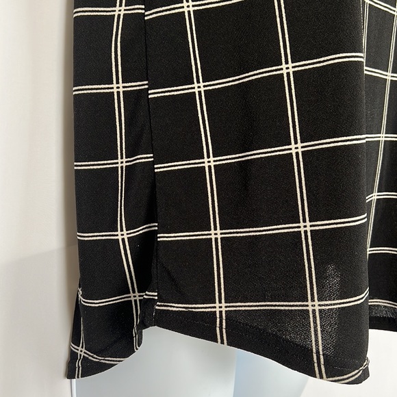 Sweet Wanderer Small Black/White Checkered Blouse - Picture 10 of 14